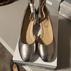 Women’s Journee Collection, Tibby ankle strap wedges, Cute, NWB/NWOB Size 11